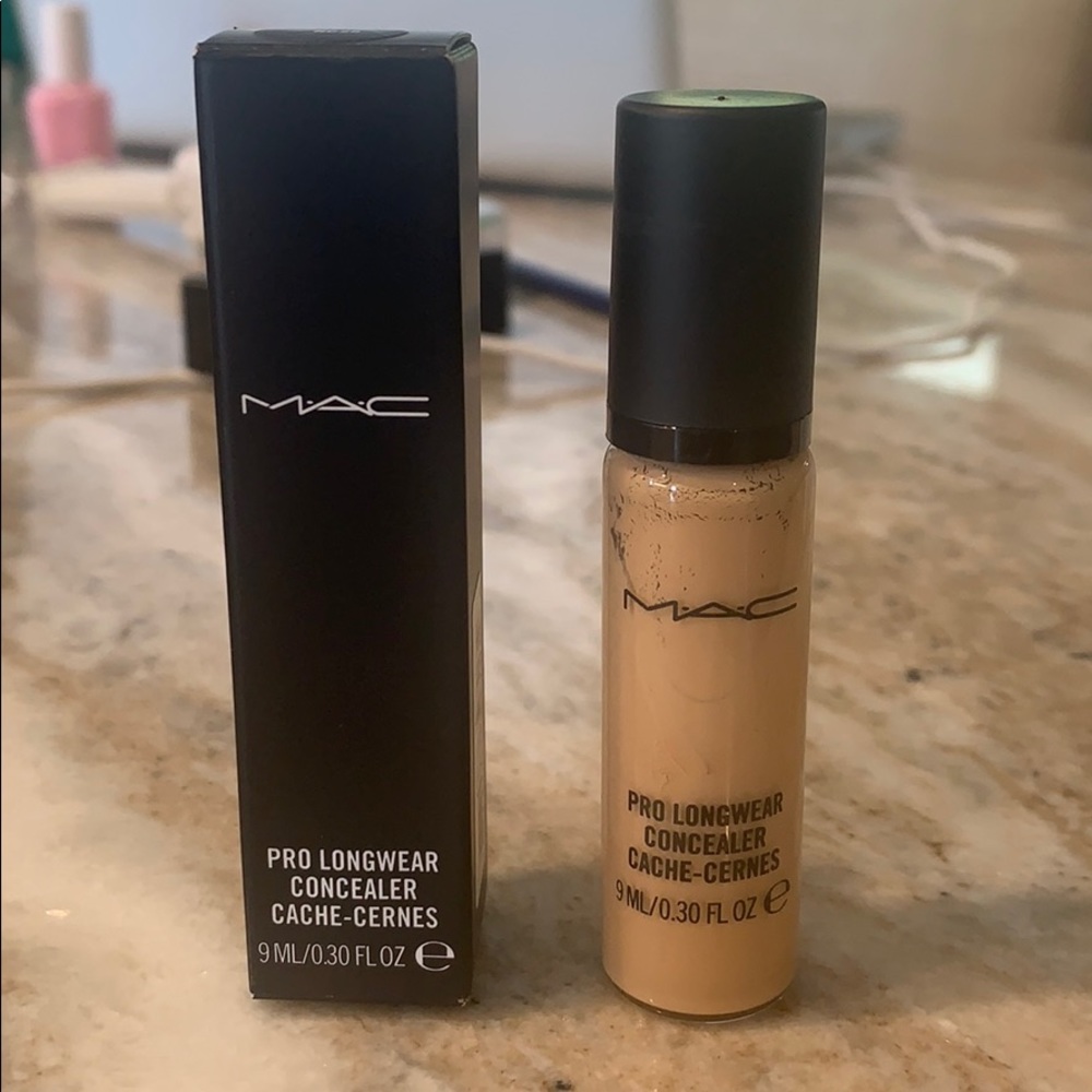 MAC prolongwear concealer-NC25